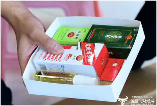 京东大药房送近千份消暑小药箱，为户外劳动者提供贴心健康服务